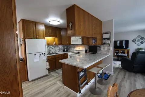 1715 Harmon Ave, Bismarck, ND 58501 photo 5