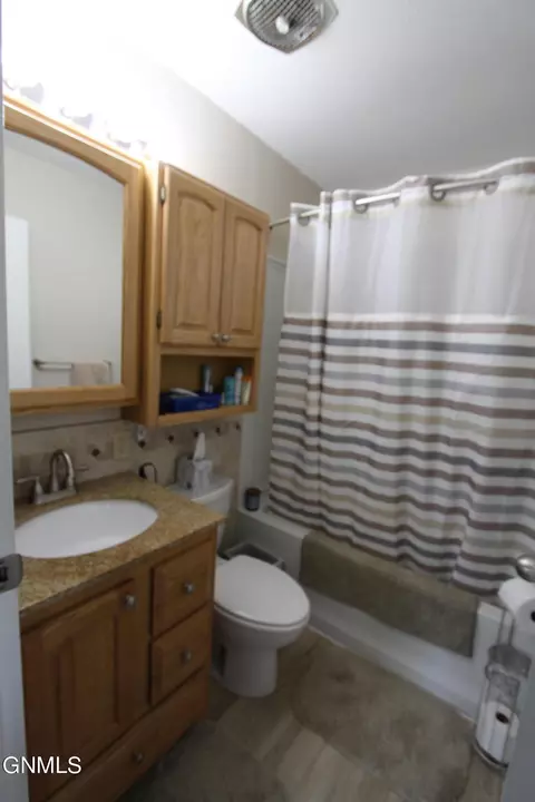 1715 Harmon Ave, Bismarck, ND 58501 photo 12