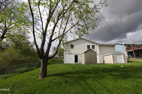 1715 Harmon Ave, Bismarck, ND 58501 photo 32
