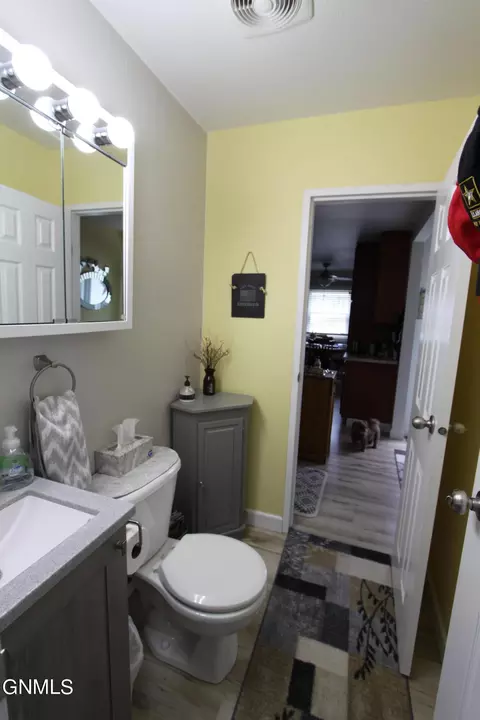 1715 Harmon Ave, Bismarck, ND 58501 photo 18