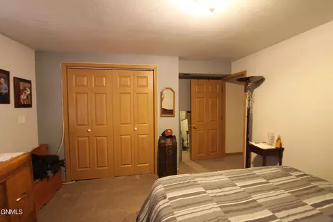 1715 Harmon Ave, Bismarck, ND 58501 photo 22