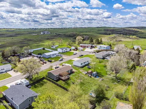 2145 Coulee Dr N, Mandan, ND 58554 photo 47