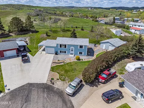 2145 Coulee Dr N, Mandan, ND 58554 photo 44