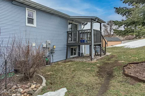 2145 Coulee Dr N, Mandan, ND 58554 photo 40