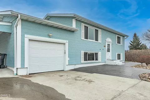 2145 Coulee Dr N, Mandan, ND 58554 photo 35
