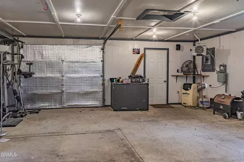 2145 Coulee Dr N, Mandan, ND 58554 photo 33