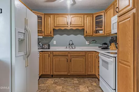 2145 Coulee Dr N, Mandan, ND 58554 photo 7