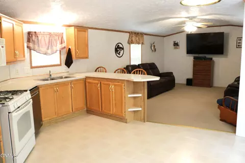 417 2nd St, Fingal, ND 58031 photo 4