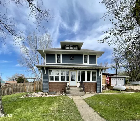 312 1st St E, New Leipzig, ND 58562 photo 1