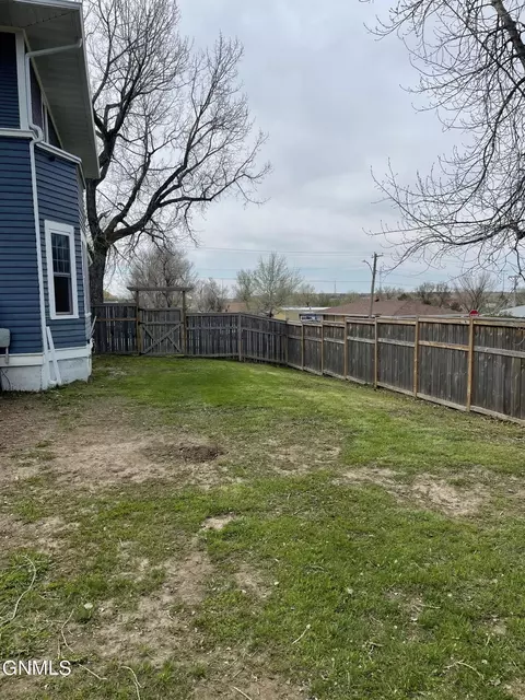 312 1st St E, New Leipzig, ND 58562 photo 26