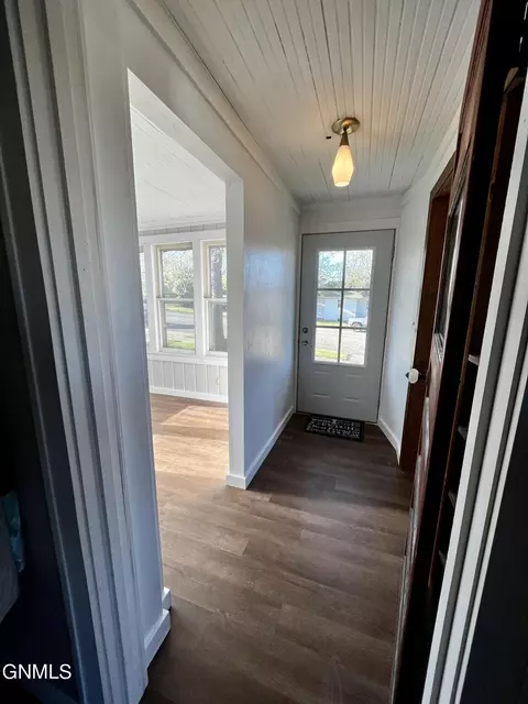 312 1st St E, New Leipzig, ND 58562 photo 18