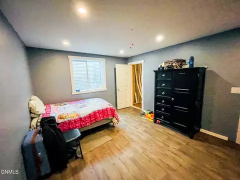 5506 Ronan Ave, Williston, ND 58801 photo 35