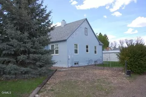 315 3rd St SW, Sidney, MT 59270 photo 2