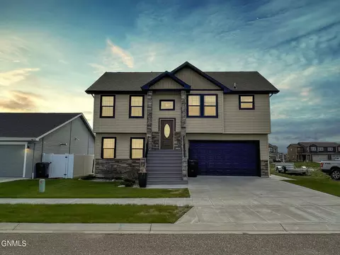 3307 34th St W, Williston, ND 58801 photo 3