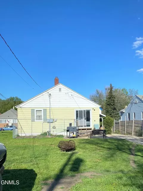 307 3rd Ave NE, Mandan, ND 58554 photo 22