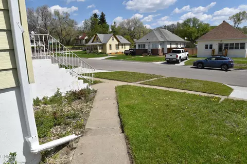 307 3rd Ave NE, Mandan, ND 58554 photo 20