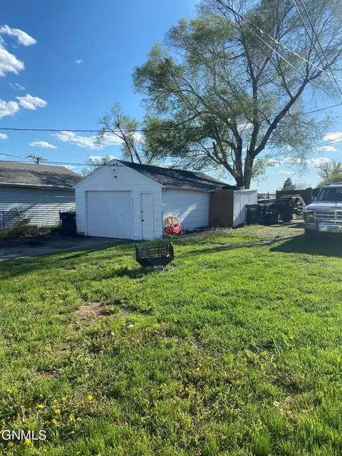 307 3rd Ave NE, Mandan, ND 58554 photo 23
