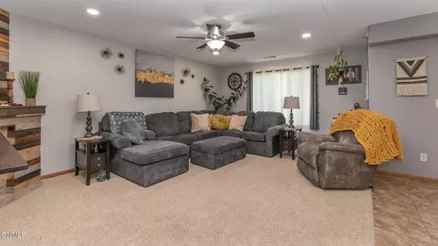 1909 Calgary Ave, Bismarck, ND 58503 photo 7