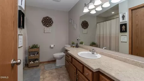 1909 Calgary Ave, Bismarck, ND 58503 photo 14