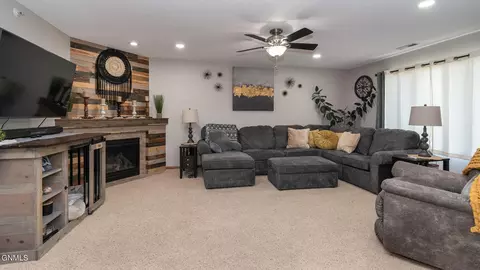 1909 Calgary Ave, Bismarck, ND 58503 photo 5