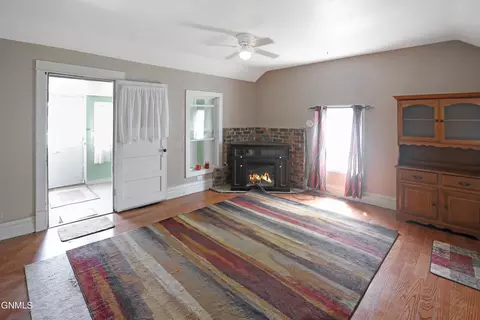715 4th Ave W, Williston, ND 58801 photo 4