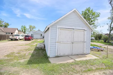 715 4th Ave W, Williston, ND 58801 photo 17