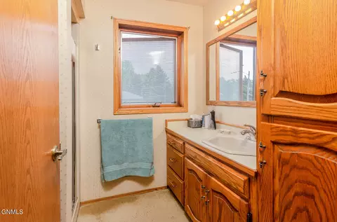 3101 Hackberry St, Bismarck, ND 58503 photo 25