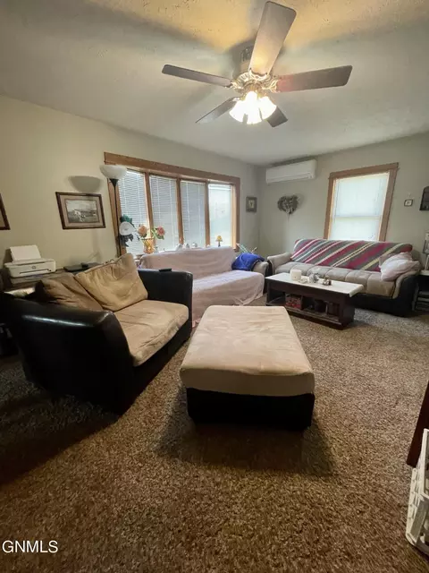 20 3rd St NE, Beach, ND 58621 photo 9
