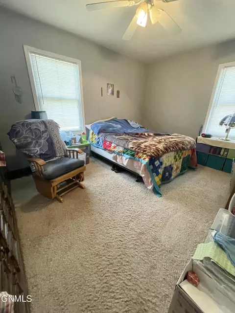 20 3rd St NE, Beach, ND 58621 photo 8