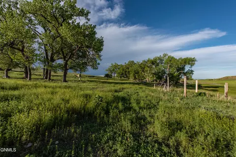 10880 Spring Creek Rd, Killdeer, ND 58640 photo 53