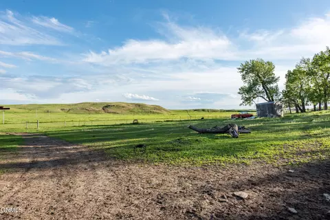 10880 Spring Creek Rd, Killdeer, ND 58640 photo 42