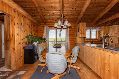 10880 Spring Creek Rd, Killdeer, ND 58640 photo 13
