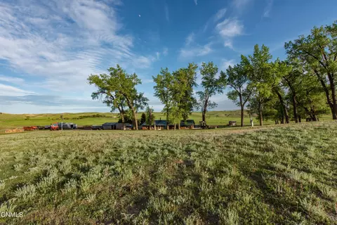 10880 Spring Creek Rd, Killdeer, ND 58640 photo 55