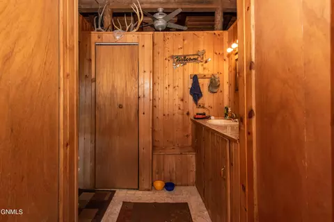 10880 Spring Creek Rd, Killdeer, ND 58640 photo 9