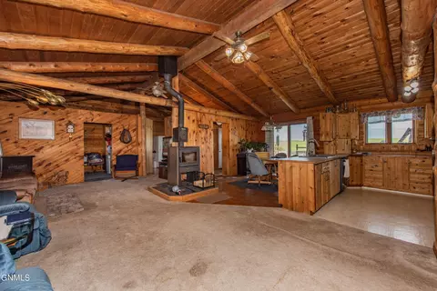 10880 Spring Creek Rd, Killdeer, ND 58640 photo 18