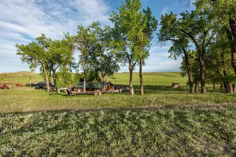 10880 Spring Creek Rd, Killdeer, ND 58640 photo 4