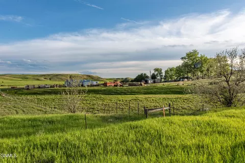 10880 Spring Creek Rd, Killdeer, ND 58640 photo 57