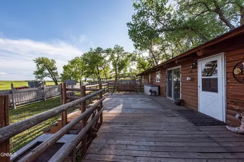 10880 Spring Creek Rd, Killdeer, ND 58640 photo 6