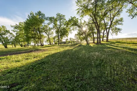 10880 Spring Creek Rd, Killdeer, ND 58640 photo 40