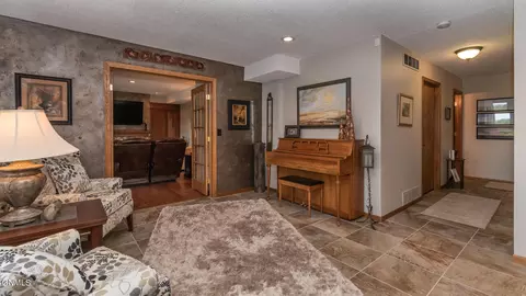 809 Juniper Pl, Bismarck, ND 58503 photo 6