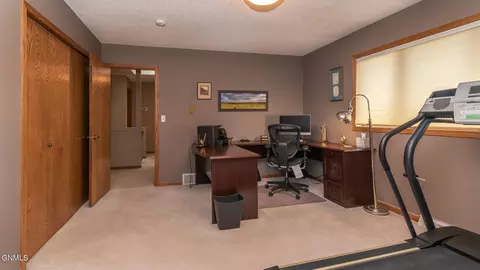 809 Juniper Pl, Bismarck, ND 58503 photo 24