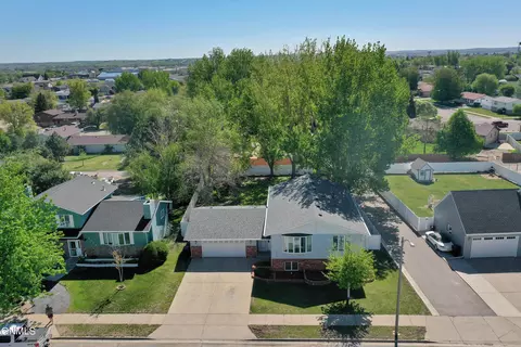 2210 15th Ave W, Williston, ND 58801 photo 9