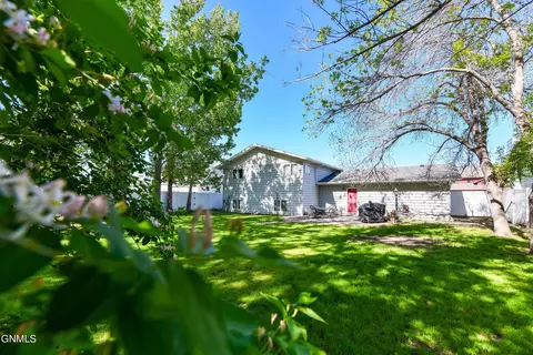 2210 15th Ave W, Williston, ND 58801 photo 78