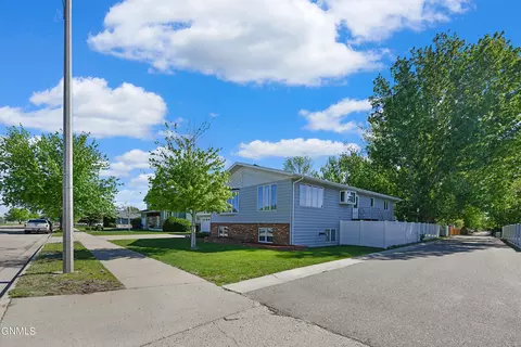 2210 15th Ave W, Williston, ND 58801 photo 5