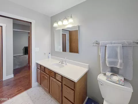 2210 15th Ave W, Williston, ND 58801 photo 48