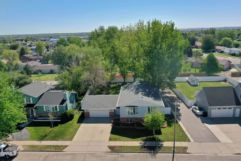 2210 15th Ave W, Williston, ND 58801 photo 21