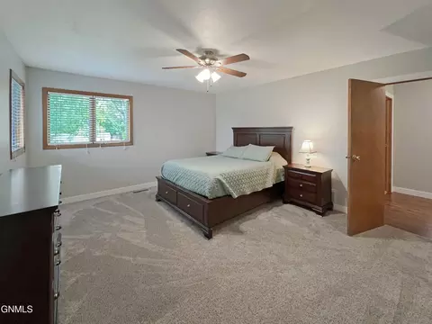 2210 15th Ave W, Williston, ND 58801 photo 56