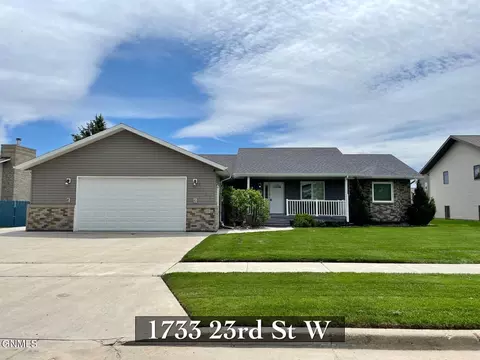 1733 23rd St W St W, Williston, ND 58801 photo 1