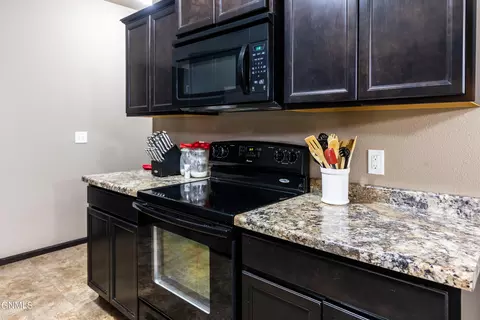 4353 Cumberland Loop, Bismarck, ND 58503 photo 9