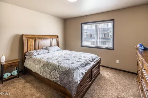 4353 Cumberland Loop, Bismarck, ND 58503 photo 13